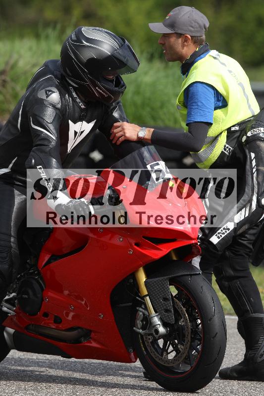 /Archiv-2025/10 23.04.2025 Cornu Master School ADR/rot-rouge/54